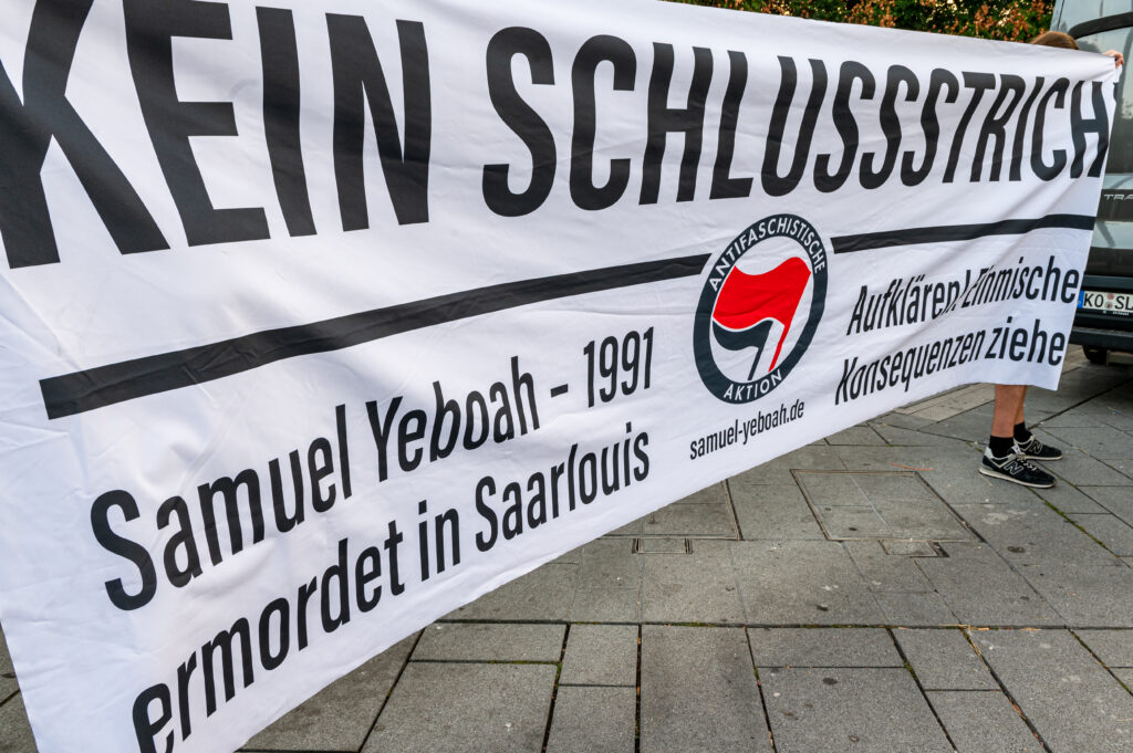 Kundgebung Initiative Kein Vergessen Koblenz 24.08.2022 Transparent Initiative Samuel Yeboah
